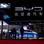 Nỗi lo về xe điện giá rẻ Trung Quốc khiến các nhà sản xuất ô tô phải thay đổi