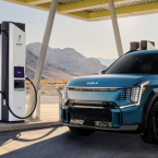Xe Kia EV9 được sạc miễn phí tại điểm sạc Electrify America