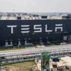 Cổ phiếu Tesla tại thị trường Trung Quốc giảm mạnh: Cắt giảm nhân công và Giảm sản lượng sản xuất xe