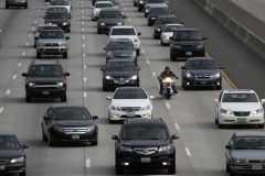 Xe điện EV có thể sạc cho nhau được không ?