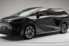 XPeng giới thiệu xe VAN điện X9 giá 53.500 USD