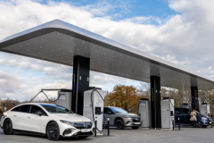 Mercedes khai trương trạm sạc điện độc quyền tại Châu Âu