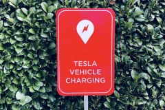 Tesla xác nhận đang nghiên cứu sạc không dây cho các dòng sản phẩm của mình