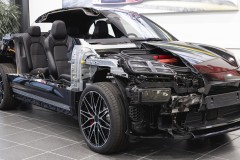 Chi tiết động cơ và khung gầm PPE trên Porsche Macan 4 và Macan Turbo
