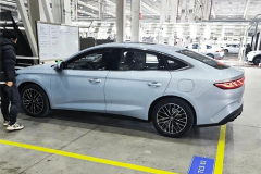 BYD Qin L, mẫu sedan điện PHEV có thể đi 2000 km cho một lần nạp đầy nhiên liệu