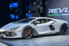 Siêu xe hybrid 1001 mã lực Lamborghini Revuelto ra mắt khách Việt, giá từ 44 tỷ đồng