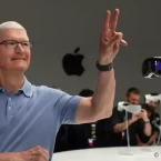 Giá bán hơn 80 triệu, Apple vẫn muốn người dùng "chi 2 lần tiền" nếu muốn đeo Vision Pro lên đầu