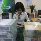 Giá USD hôm nay 13/3/2015 tự do giảm nhẹ, thị trường toàn cầu biến động do chính sách thuế quan và lạm phát Mỹ