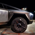 Ốp la-zăng bán tải điện Tesla Cybertruck gây hư hỏng lốp xe nghiêm trọng