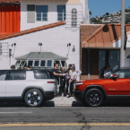 Rivian ra mắt 2 dòng xe mới để cạnh tranh trực tiếp với Tesla,  Ford và Volkswagen