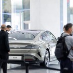 Xiaomi SU7 hé lộ giá bán trước giờ ra mắt, xứng đáng là ‘Porsche Killer’