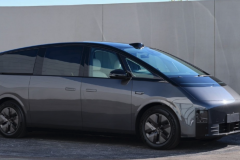 Li Auto ra mắt chiếc xe BEV đầu tiên có tên Mega MPV