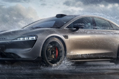 Chery và Huawei ra mắt mẫu sedan Luxeed S7 giá dưới 35.000 USD