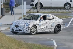 Mercedes C-Class EV lần đầu phát hiện chạy thử trên phố