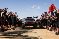 Audi RS Q e-tron làm nên lịch sử với chiến thắng tại Rally Dakar 2024