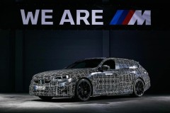 BMW M5 G90 trang bị động cơ V8 718 mã lực, thừa hưởng sức mạnh từ BMW XM SUV