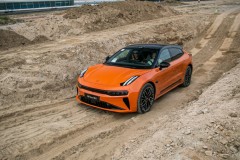 Zeekr 001 2024 ra mắt, công suất 580 kW, sạc 5 phút đi 250km, giá chưa tới 1 tỷ đồng