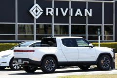 Rivian cắt giảm 10% nhân sự trước thềm ra mắt R2