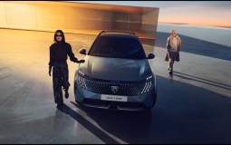 Đánh giá Peugeot e-5008 230 FWD