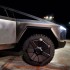 Ốp la-zăng bán tải điện Tesla Cybertruck gây hư hỏng lốp xe nghiêm trọng