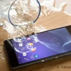 Kiểm tra chống nước cho smartphone Sony trong mùa mưa "thất thủ"