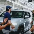 Rivian R1T xuất xưởng phiên bản động cơ điện kép cho phạm vi hoạt động tới 644km