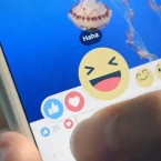 Hướng dẫn thả biểu tượng cầu vồng đang “làm mưa làm gió” trên Facebook