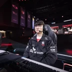 Cộng đồng vẫn chưa hài lòng kể cả khi đích thân Riot chỉ ra "kỹ năng vô hình" giúp Faker thi đấu đỉnh cao nhiều năm.