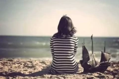 Dữ dội và dịu êm, ồn ào và lặng lẽ: Những con sóng tuyệt tác của thiên nhiên mang chứa tình yêu rộng lớn…