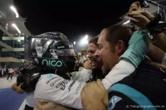 Nico Rosberg lần đầu giành chức vô địch tại mùa giải Công thức 1 năm 2016