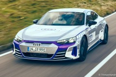 Audi trình làng 99 chiếc RS e-tron GT Ice Race Edition Special