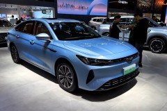 Hãng xe sắp vào Việt Nam hé lộ sedan điện mới: Ngang cỡ Toyota Camry hybrid, giá nhỉnh 400 triệu đồng