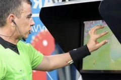 VAR là gì? Công nghệ VAR áp dụng trong bóng đá như thế nào?