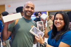 iPhone 13 với iPhone 15 Plus: Model nào đáng tiền hơn năm 2026?