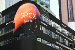SpaceX tiếp tục tăng trưởng mạnh mẽ sau ngày giao dịch thứ hai