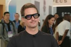 Snap ra mắt kính AR giá 2.195 USD, CEO Evan Spiegel đặt cược vào tương lai hậu smartphone