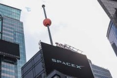 SpaceX ký thỏa thuận 60 tỷ USD để đuổi kịp đối thủ trong cuộc đua AI