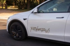 Báo cáo mới của NHTSA tiết lộ sự thật về xe Tesla tự lái