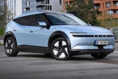 Hyundai Ioniq 3 tiêu chuẩn ra mắt với thiết kế thực dụng và công nghệ thông minh
