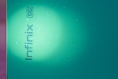 Mở hộp Infinix Hot 70 Pro: thiết kế ấn tượng và tính năng độc đáo