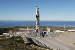SpaceX chuẩn bị phóng 24 vệ tinh Starlink từ California