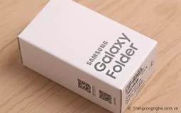Mở hộp Samsung Galaxy Folder 2: smartphone nắp gập, giá tầm trung