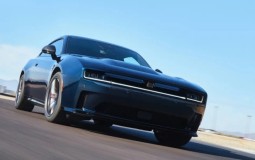 Stellantis bắt đầu thử nghiệm pin thể rắn trên mẫu xe điện Dodge Charger