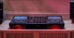 AlphaTheta ra mắt CDJ-1500X với tính năng DJing đám mây và yêu cầu từ khán giả
