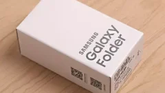 Mở hộp Samsung Galaxy Folder 2: smartphone nắp gập, giá tầm trung