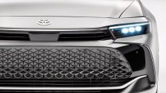 Toyota Crown và Camry: Cuộc chiến trong nội bộ Toyota