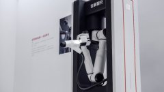 Geely ra mắt kiến trúc sạc xe điện 2,2 MW tại Ningbo