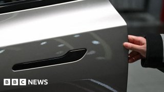 Gần 3 triệu xe Tesla bị triệu hồi tại Trung Quốc vì tay nắm cửa ẩn