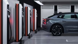 Geely ra mắt kiến trúc sạc 1.000V, thay đổi cuộc chơi xe điện