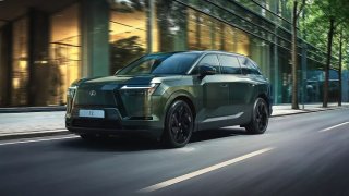 Lexus TZ 2027: giá từ 54.670 euro, ba hàng ghế điện